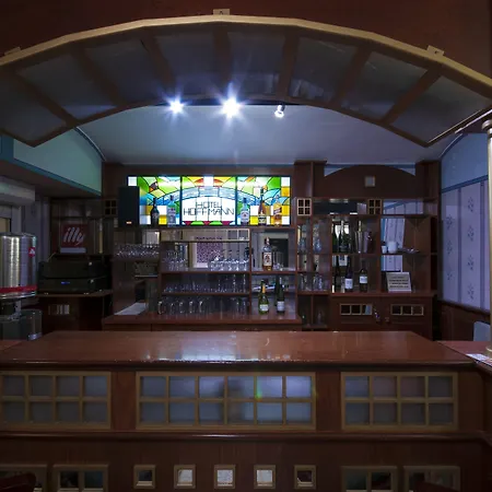 Art Deco Hoffmann فندق كلادنو