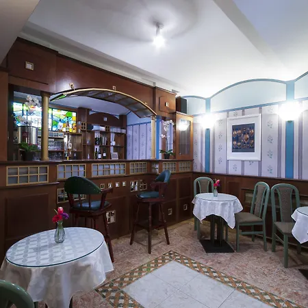 מלון Art Deco Hoffmann 3*