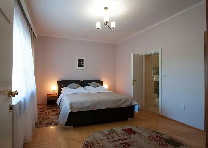 Art Deco Hoffmann 3*